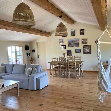 Maison De Village